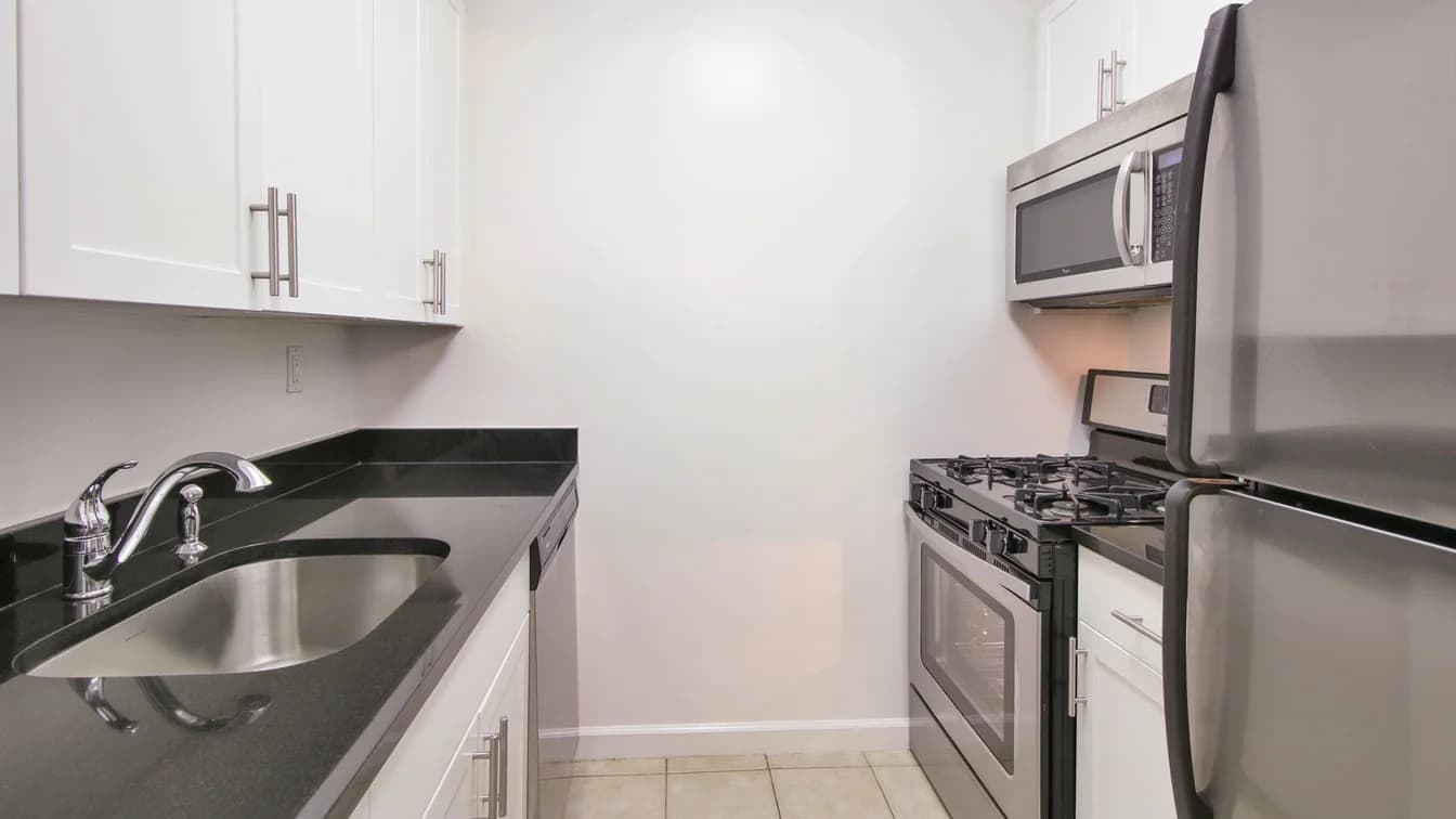 180 Riverside Boulevard #10P, Manhattan, NY 10069 1