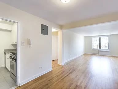 7705 Bay Parkway #3D, Brooklyn, NY 11214 apartment_living_room 1