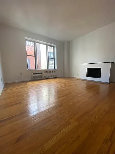 35 West 64 Street #5F, Manhattan, NY 10023 apartment_living_room 1