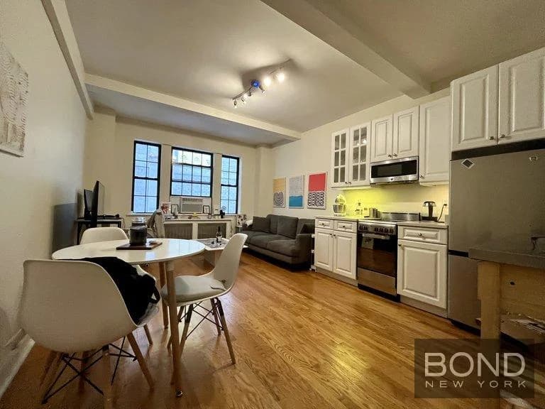 134 West 58 Street #705, Manhattan, NY 10019 1