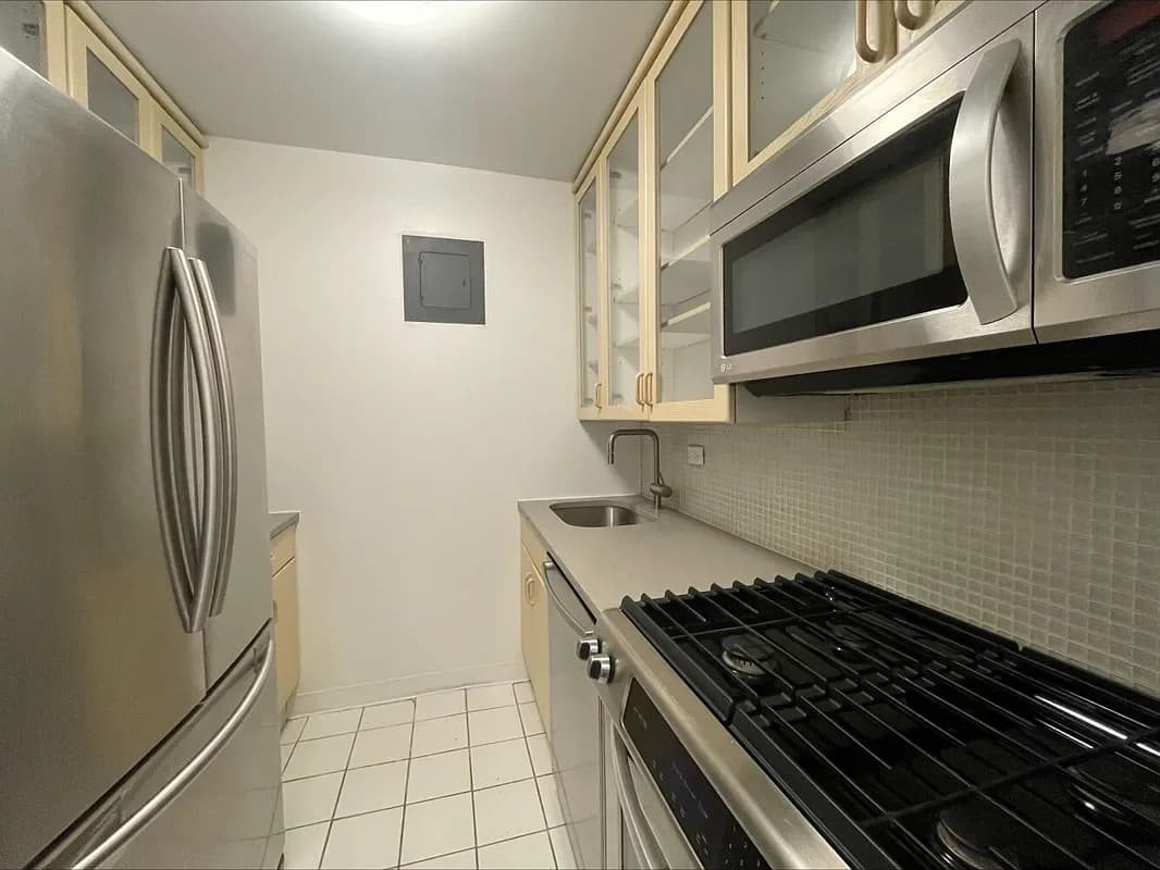 166 East 34 Street #2008, Manhattan, NY 10016 apartment_kitchen 1