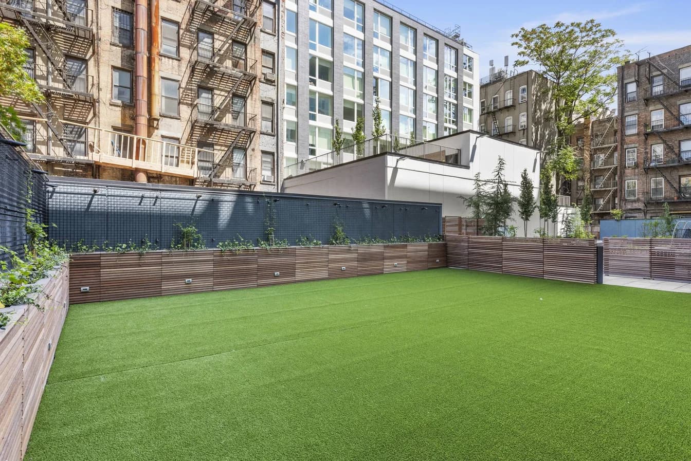 433 East 13 Street #7DN, Manhattan, NY 10009 amenity_outdoor_space 1