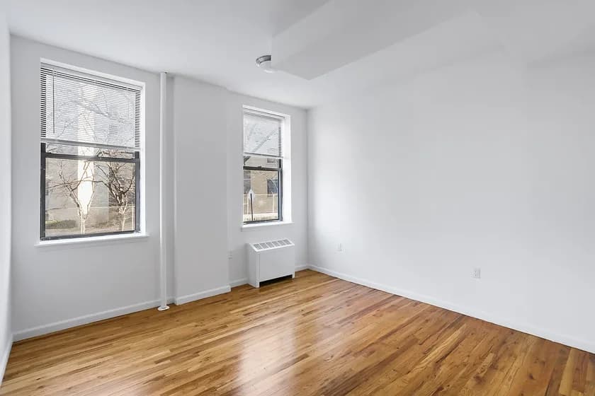 920 Riverside Drive #6A, Manhattan, NY 10032 apartment_living_room 1