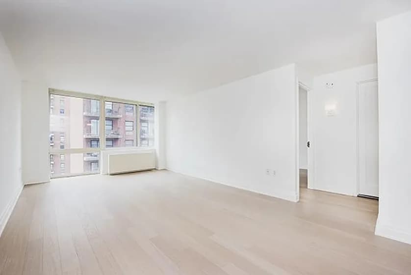 240 East 86 Street #15L, Manhattan, NY 10028 apartment_living_room 1