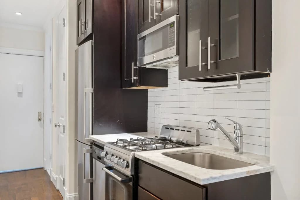 192 East 3 Street #5B, Manhattan, NY 10009 1