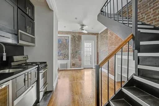 221 Mott Street #17, Manhattan, NY 10012