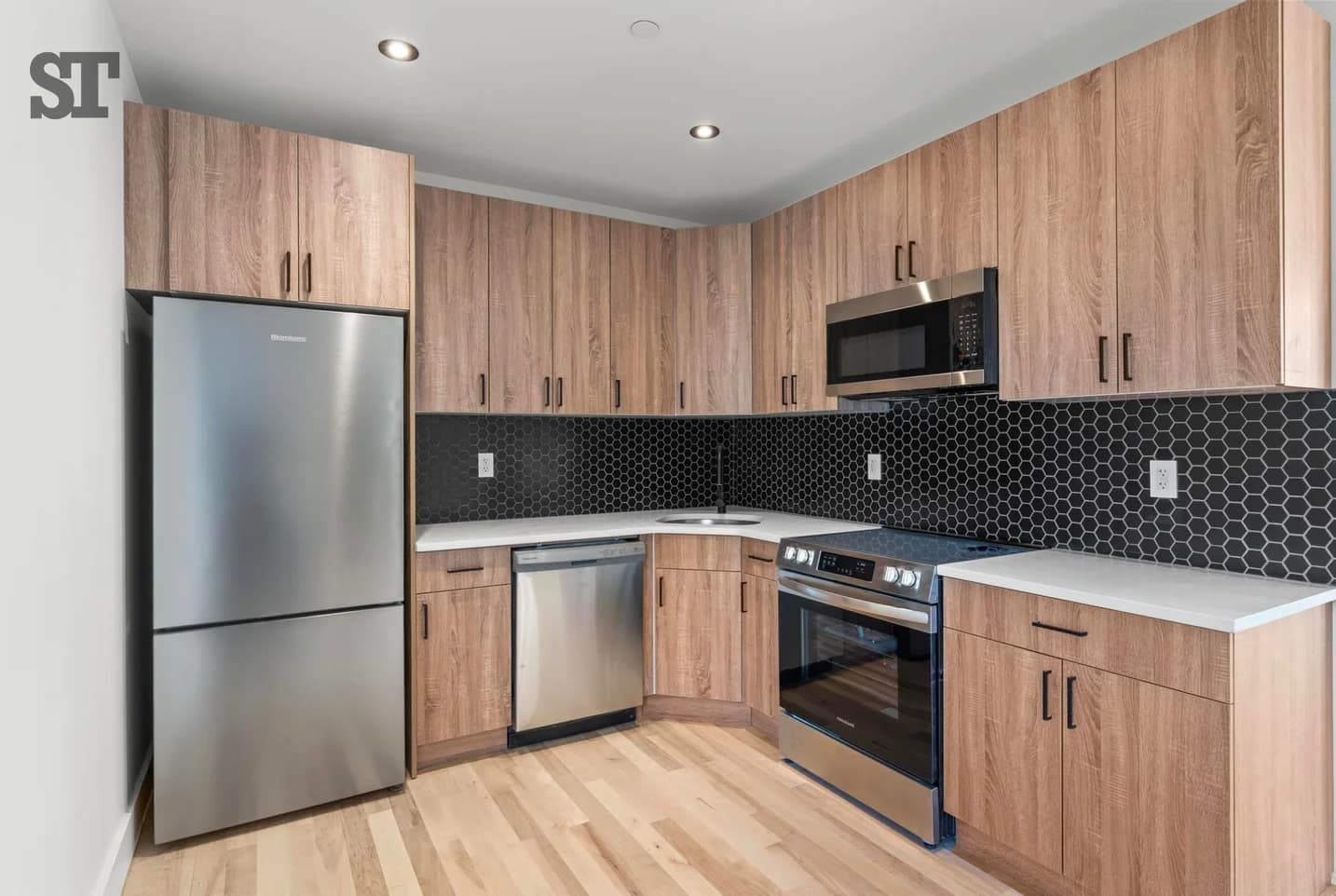 707 5 Avenue #2C, Brooklyn, NY 11215 1