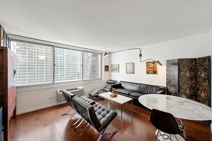 333 East 45 Street #20F, Manhattan, NY 10017 apartment_living_room 1