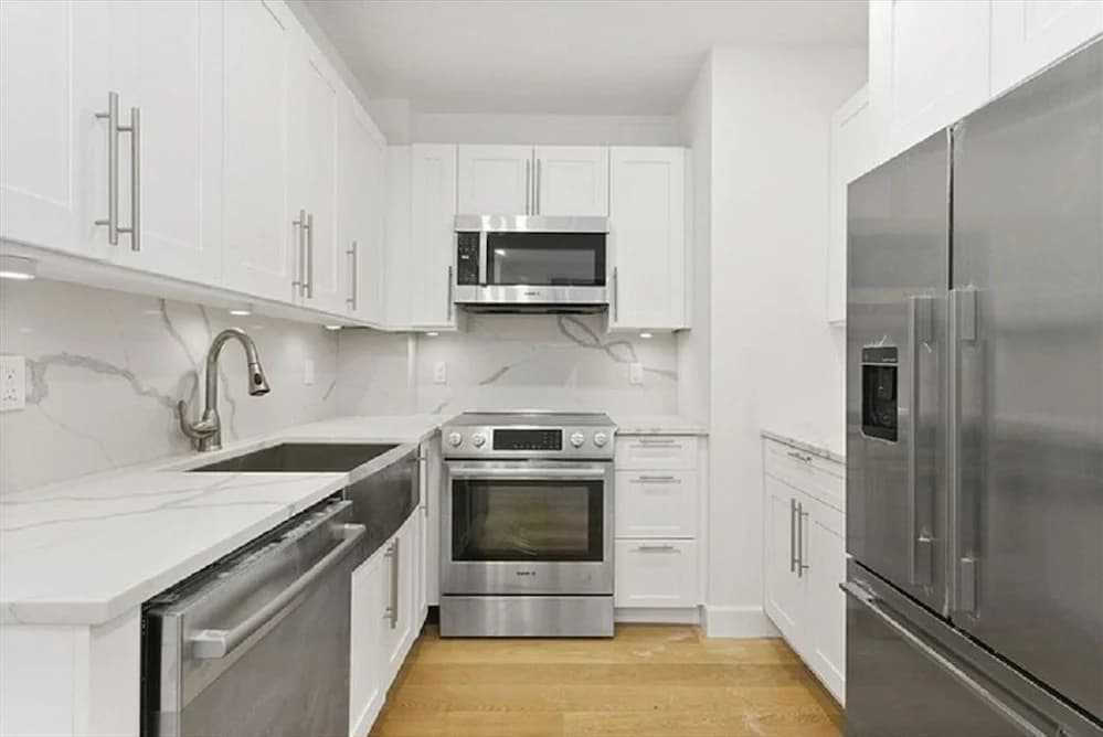 160 East 48 Street #10R-5, Manhattan, NY 10017 1