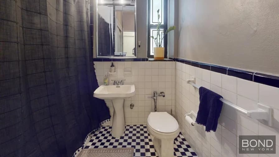 163 W 17 St #2F, Manhattan, NY 10011 1