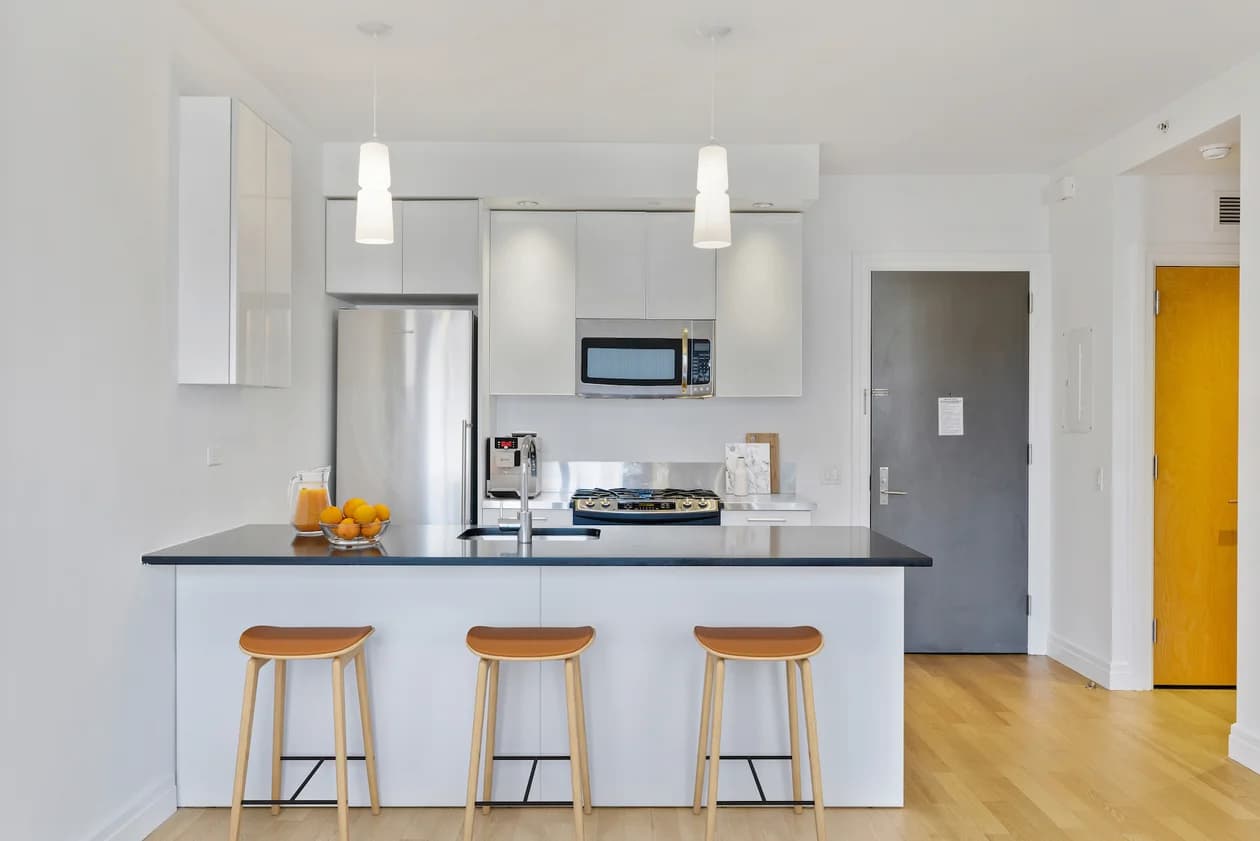 Mercedes House 550 West 54 Street #454, Manhattan, NY 10019 1