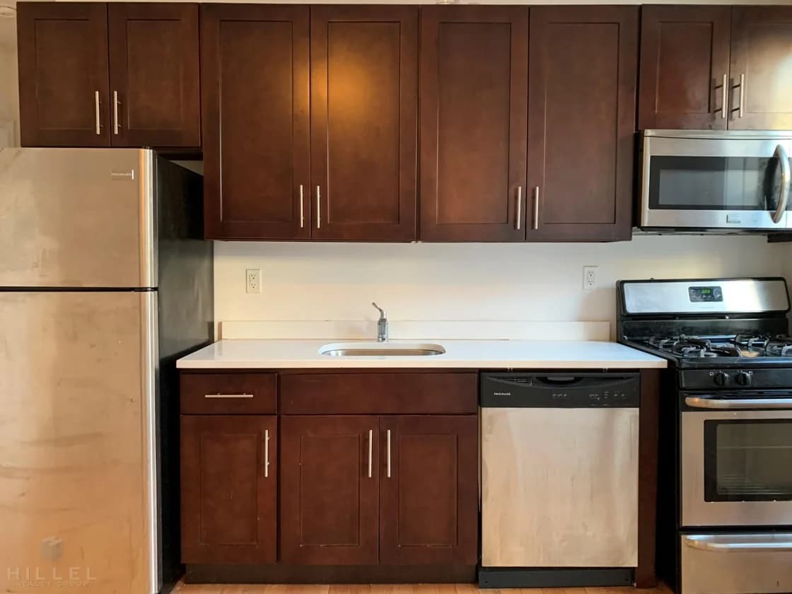 23-15 30 Avenue #B9, Queens, NY 11102 1