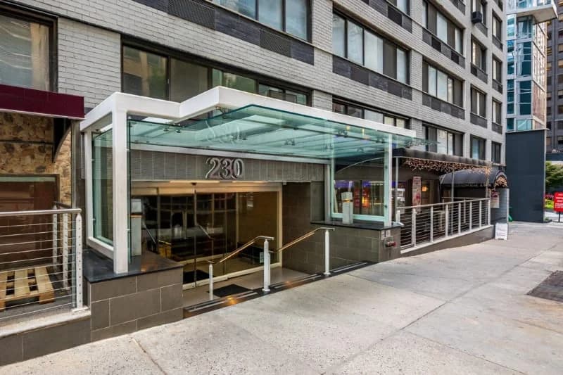 230 East 44 Street #11F, Manhattan, NY 10017 1
