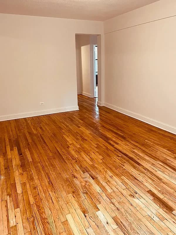 18-22 21 Avenue #1F, Queens, NY 11105 apartment_living_room 1