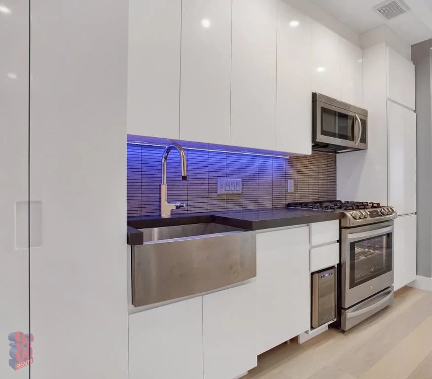 195 Stanton Street #5D, Manhattan, NY 10002 1
