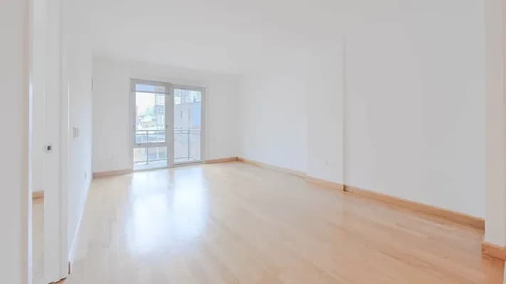 431 West 37 Street #8E, Manhattan, NY 10018 apartment_living_room 1