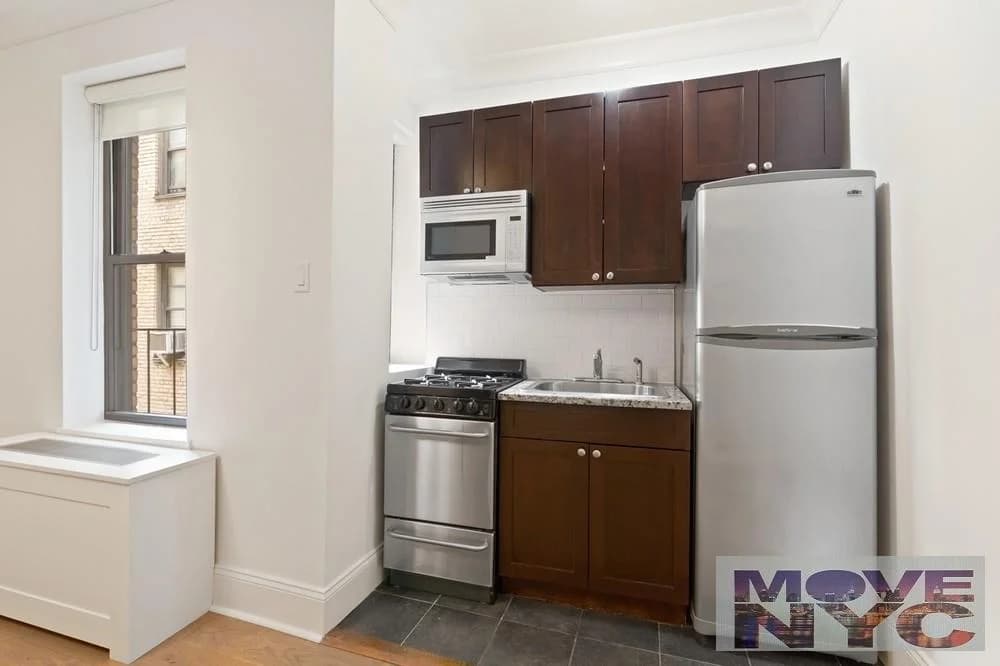 223 West 23 Street #4F, Manhattan, NY 10011 1