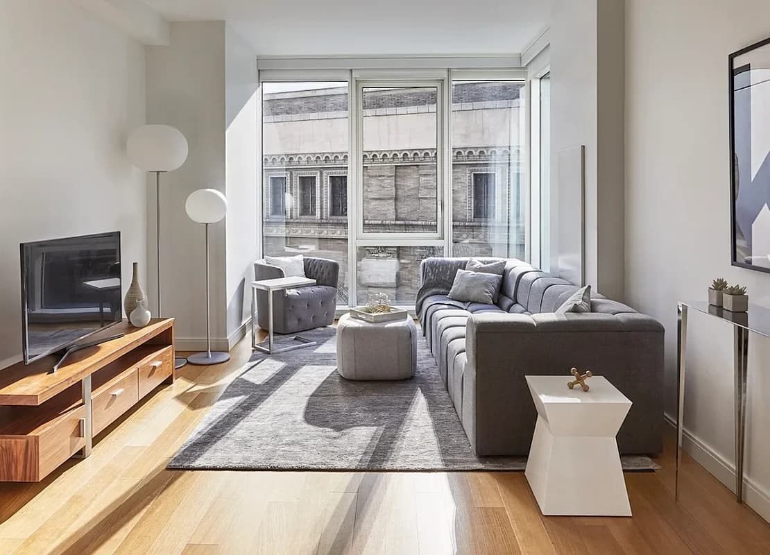 Riverbank 560 West 43 Street #22K, Manhattan, NY 10036 apartment_living_room 1