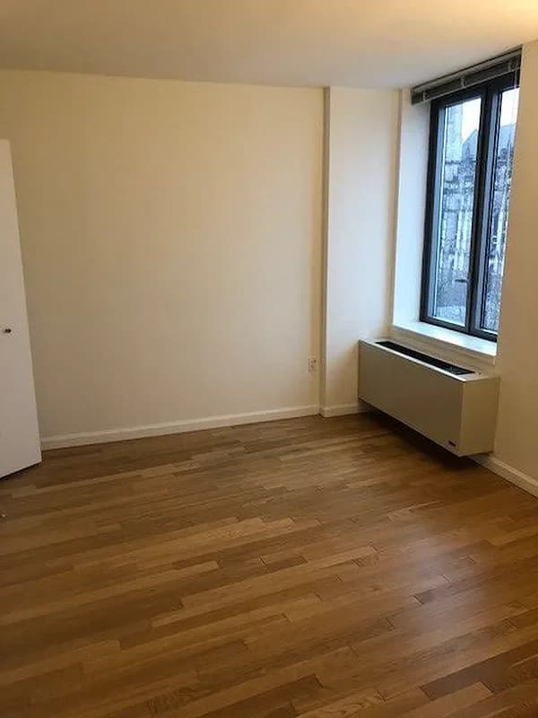 1 Morningside Drive #1617, Manhattan, NY 10025 apartment_living_room 1