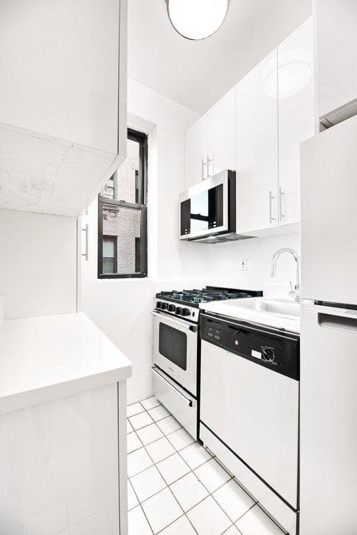 92 East 208 Street #4B, The Bronx, NY 10467