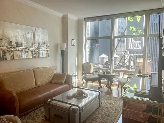 1600 Broadway #PH3A, Manhattan, NY 10019 apartment_living_room 1