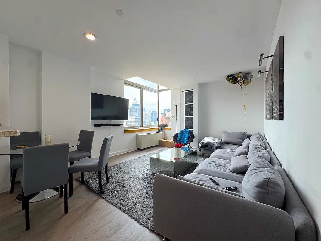 35 West 33 Street #35C, Manhattan, NY 10001 apartment_living_room 1