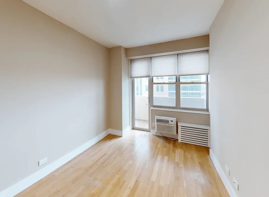 80 North Moore Street #80-38F, Manhattan, NY 10013 apartment_living_room 1