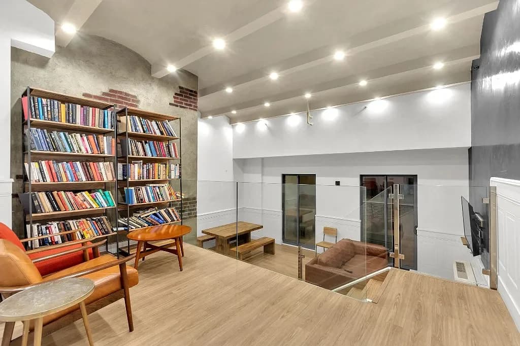 210 East 22 Street #220-06B, Manhattan, NY 10010 apartment_living_room 1