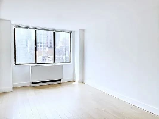 200 E 33 St #21-H, Manhattan, NY 10016 apartment_living_room 1
