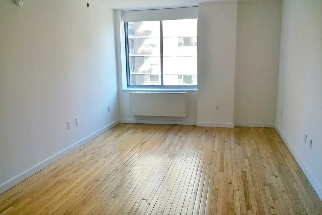 401 W 25 St #7D, Manhattan, NY 10001 apartment_living_room 1