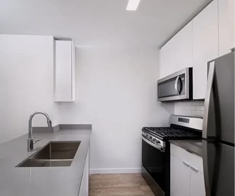 826 8 Avenue #15K, Manhattan, NY 10019