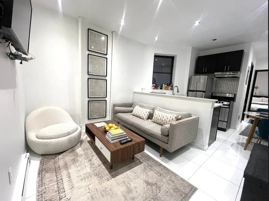 21 West 106 Street #2D, Manhattan, NY 10025 apartment_living_room 1