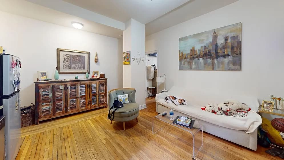 324 W 84 St #21, Manhattan, NY 10024 apartment_living_room 1