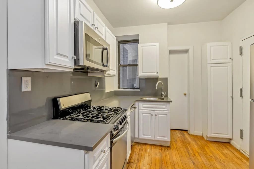 358 W 45 St #1A, Manhattan, NY 10036 1