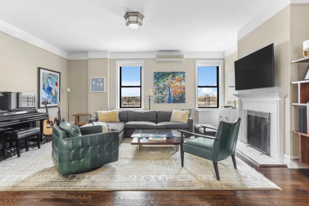305 Riverside Drive #12B, Manhattan, NY 10025 apartment_living_room 1