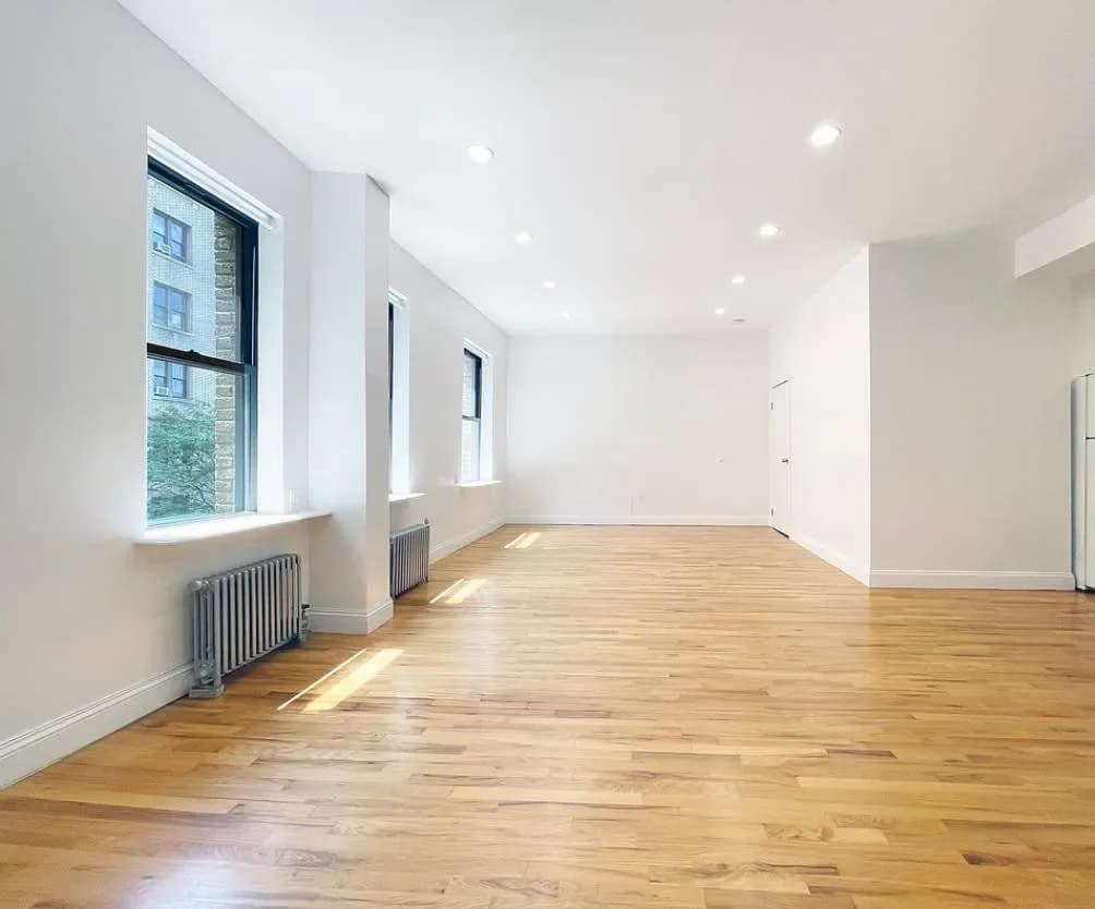 605 West 142 Street #22, Manhattan, NY 10031 apartment_living_room 1