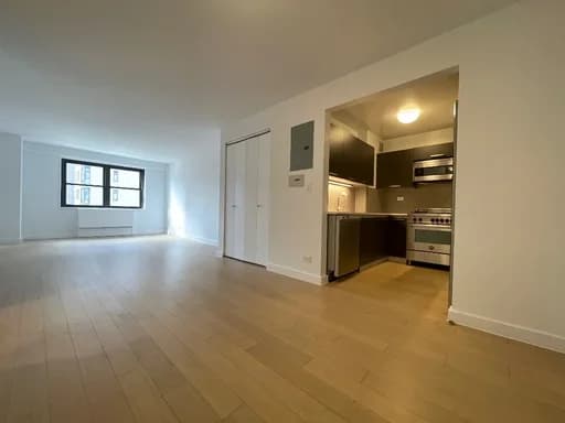 222 E 39 St #13B, Manhattan, NY 10016 - Image 1