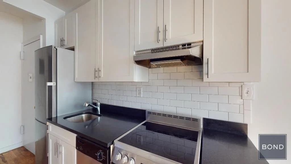 24 King Street #11, Manhattan, NY 10014 apartment_kitchen 1