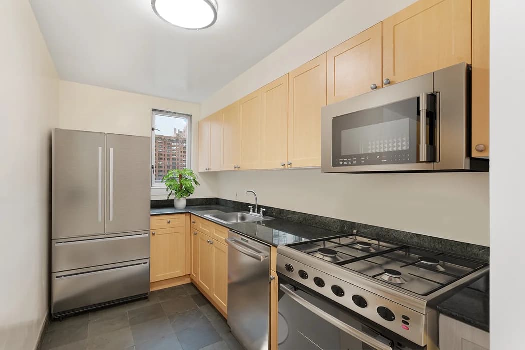 308 East 38 Street #12E, Manhattan, NY 10016 1