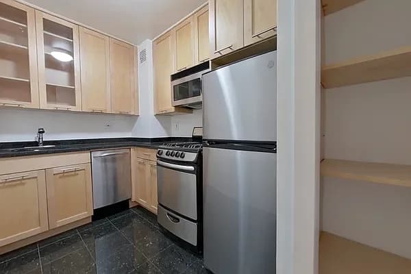 236 E 36 St #LOBH0, Manhattan, NY 10016 apartment_kitchen 1