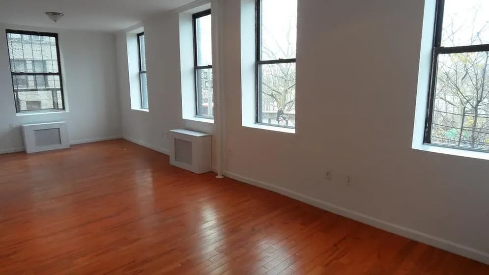 920 Riverside Drive #01, Manhattan, NY 10032 apartment_living_room 1