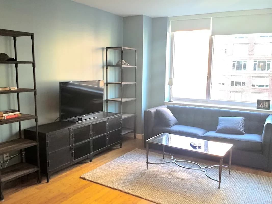 300 North End Avenue #11K, Manhattan, NY 10282 apartment_living_room 1