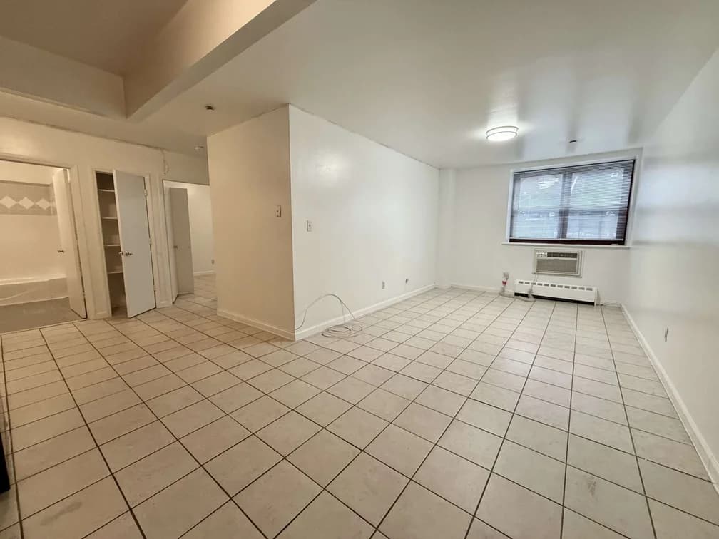535 West 51 Street #LH, Manhattan, NY 10019