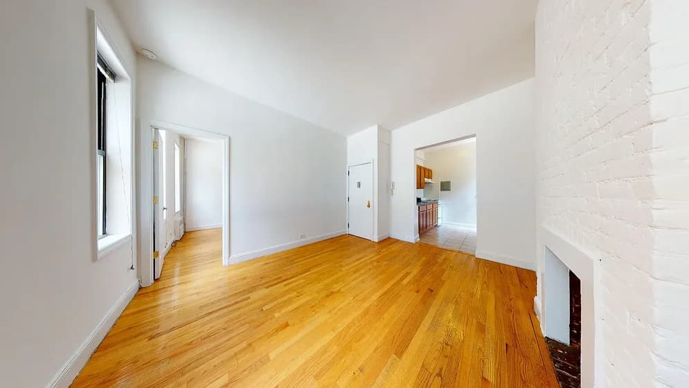 428 East 89 Street #3D, Manhattan, NY 10128 apartment_living_room 1