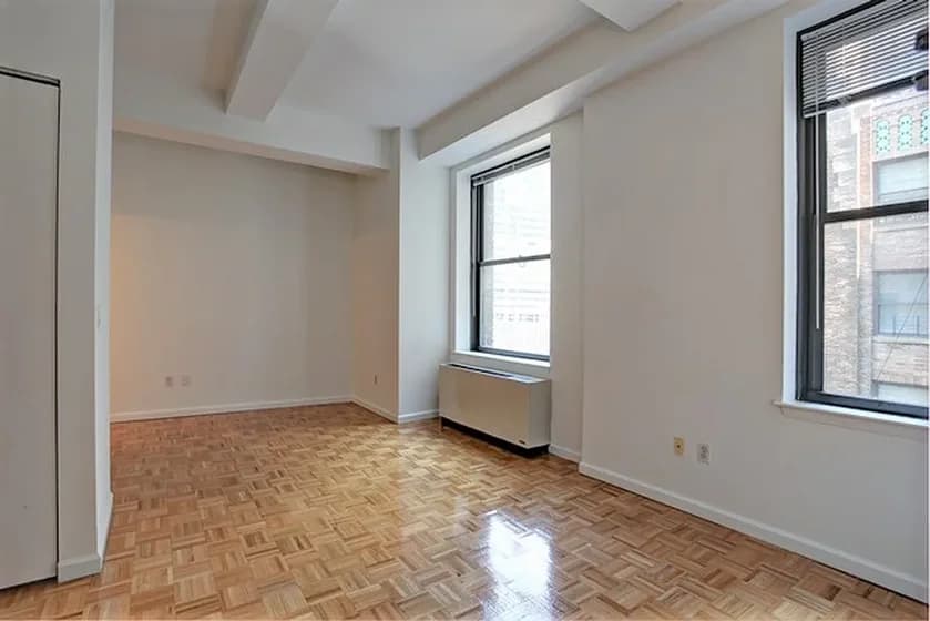 75 West Street #8F, Manhattan, NY 10006 apartment_living_room 1