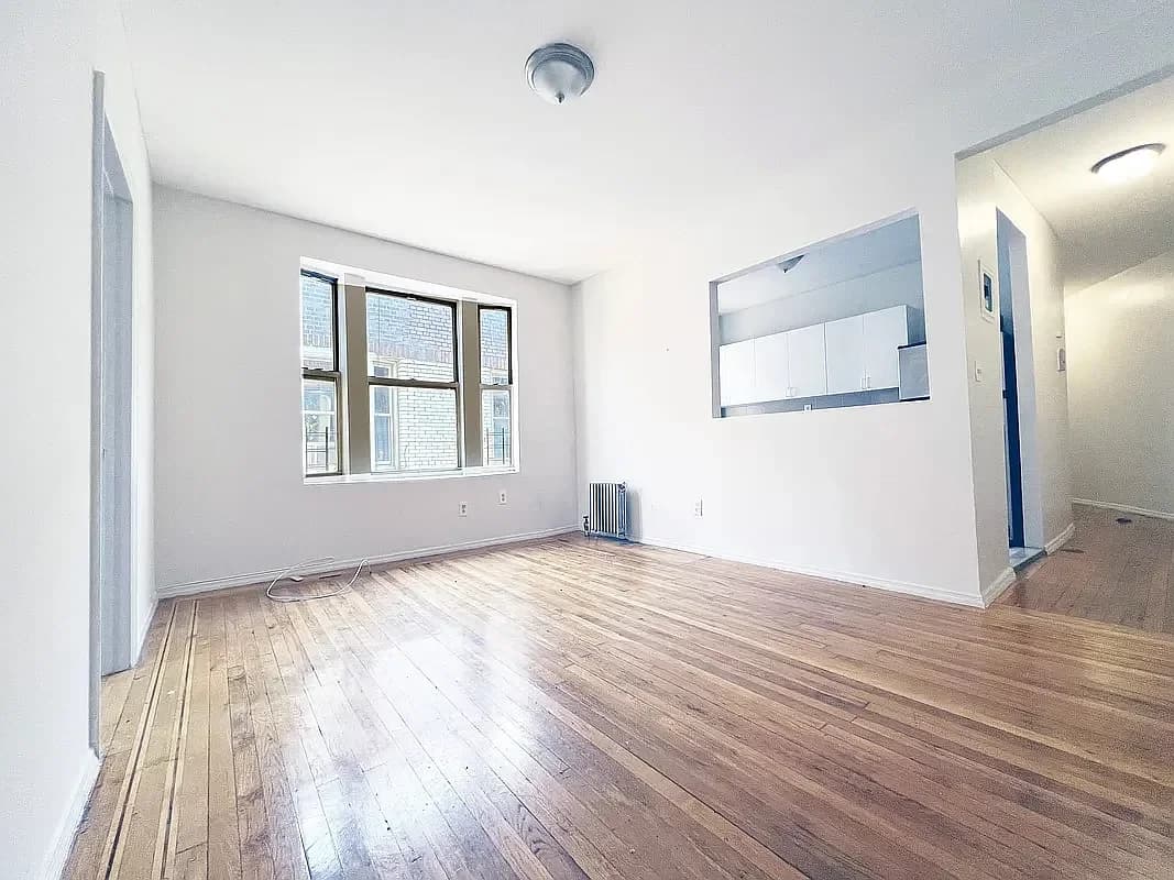 412 West 129 Street #27, Manhattan, NY 10027 apartment_living_room 1