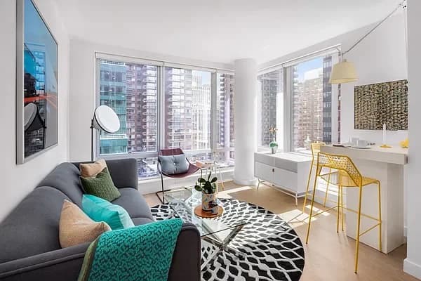 225 East 39 Street #35A, Manhattan, NY 10016 apartment_living_room 1