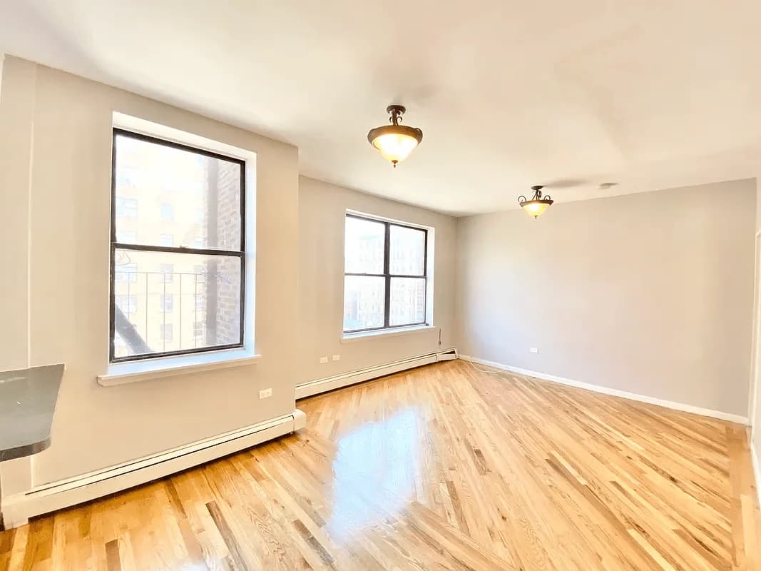 707 St Nicholas Avenue #4-E, Manhattan, NY 10031 apartment_living_room 1