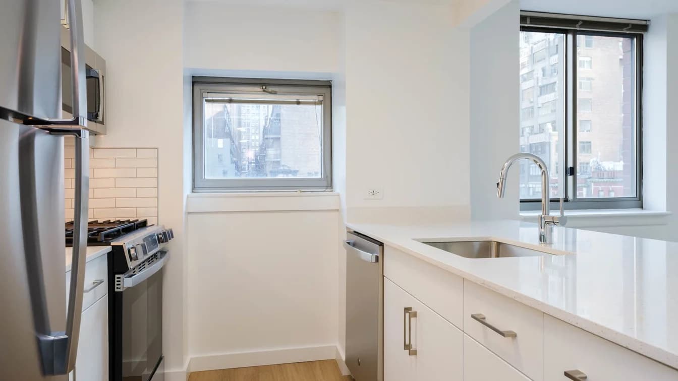 400 West 37 Street #6L, Manhattan, NY 10018 1