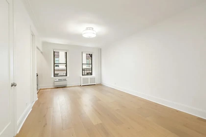 226 West 24 Street #4B, Manhattan, NY 10011 apartment_living_room 1